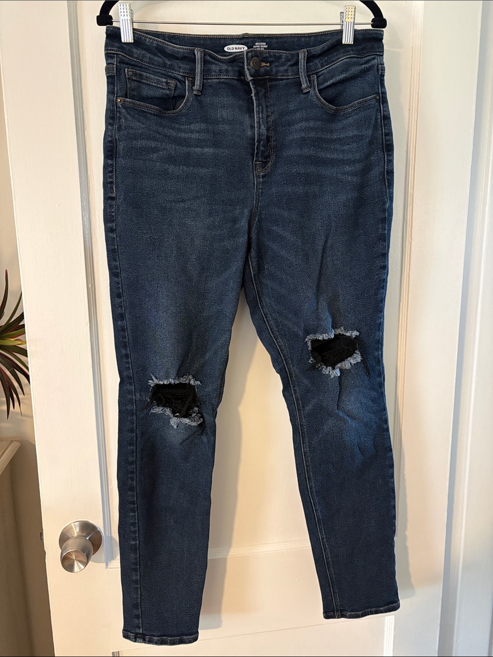 Old Navy Rockstar Super Skinny high-rise Ripped Jeans